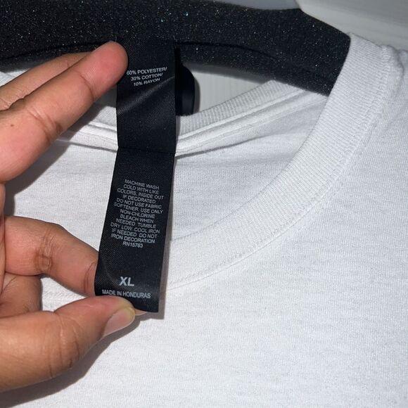 X temp Hanes xl 2022 vrbo fiesta bowl tee - Picture 4 of 6